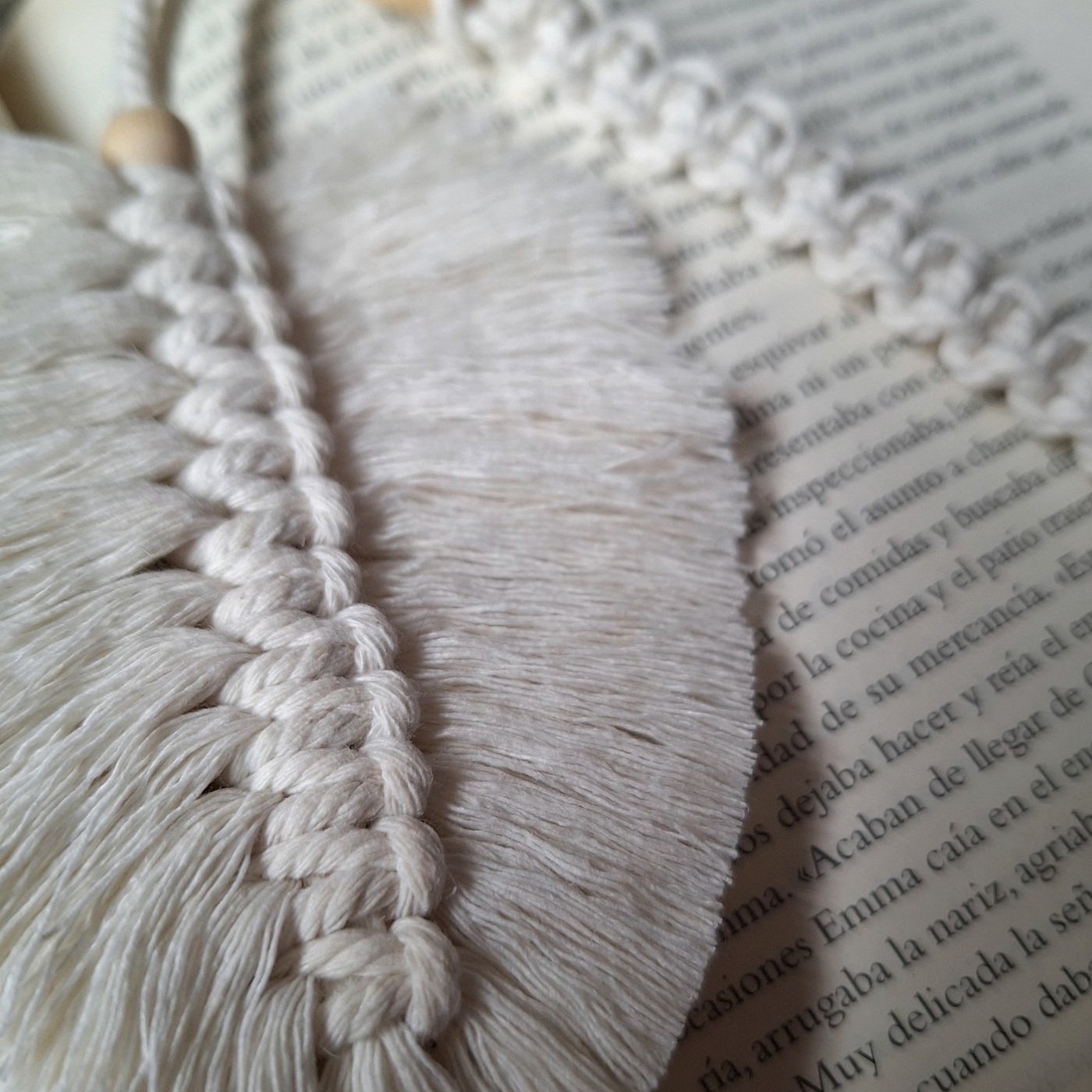 Punto de libro hoja de macramé - Imagen 6